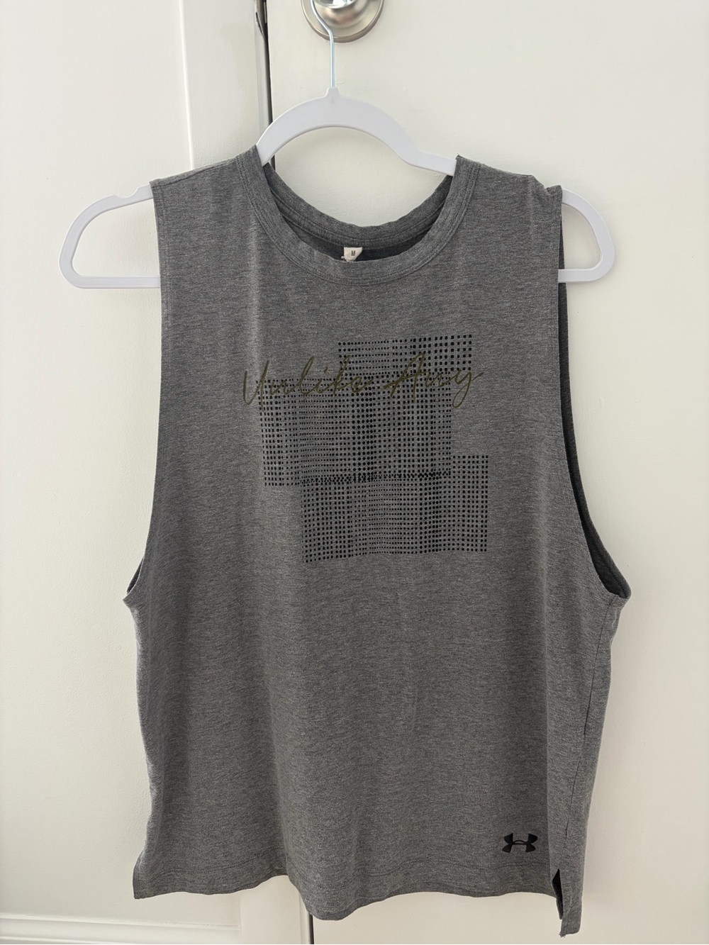 Under Armour Women's Charcoal Gray Graphic Muscle Tank